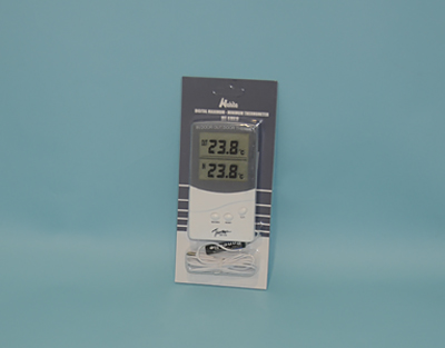 Digital max/min thermometer 